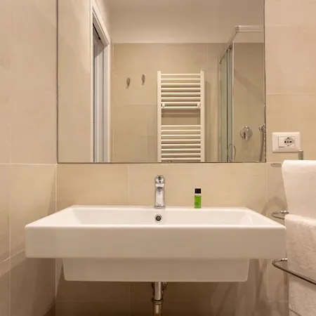 Ciompi Square-hosted By Sweetstay Apartment