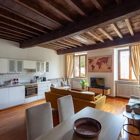 Apartment Ciompi Square-hosted By Sweetstay